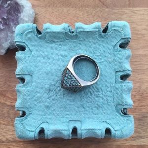 Pyramid metal adjustable ring blue gem